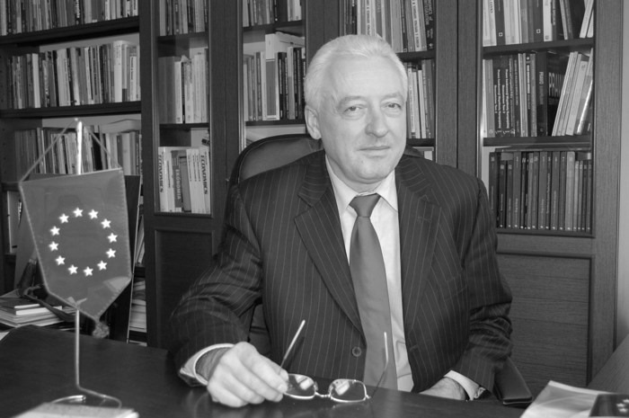 prof. dr hab. Andrzej Hieronim Stępniak