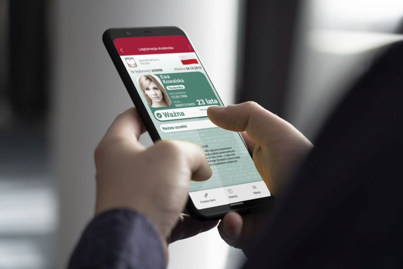 Ekran smartfona pokazujący obsługę mLegitymacji