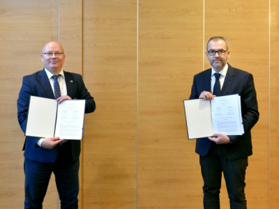 prof. Krzysztof Wilde, rektor PG i prof. Piotr Stepnowski, rektor UG