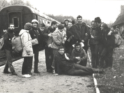 Grupa młodych ludzi