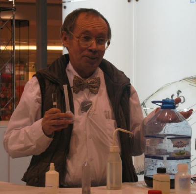 Dr Tomasz Pluciński