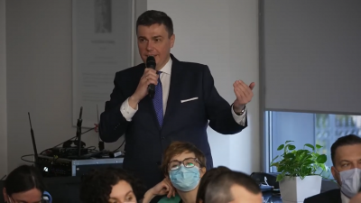 prof. dr hab. Tomasz Puzyn