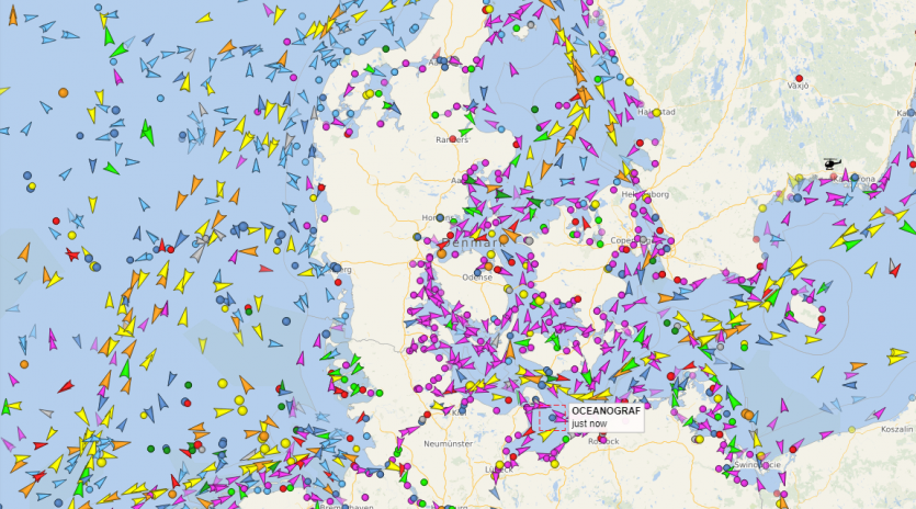 Strona vesselfinder.com pokazuje aktualną pozycję większości statków na całym świecie.