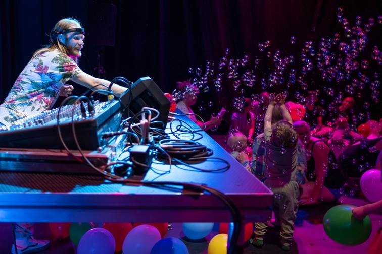 Baby Rave – DJ IVAR PETUR