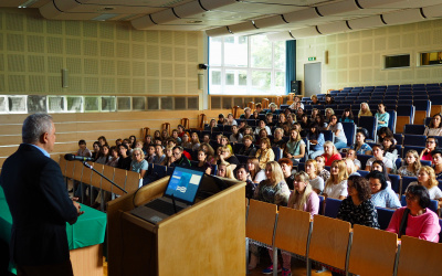 The meeting with the students took place in the auditorium of the Faculty of Philology