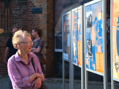 Prof. Małgorzata Czermińska podczas otwarcia wystawy pt. „Pionierki, badaczki, liderki. Kobiety gdańskiej nauki”