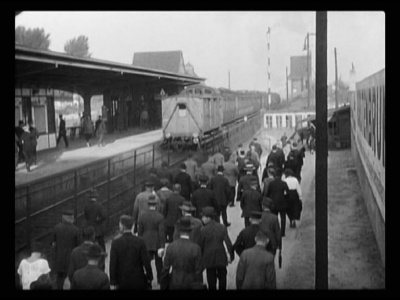 Kadr z filmu "Berlin, Symfonia Wielkiego Miasta" (1927)