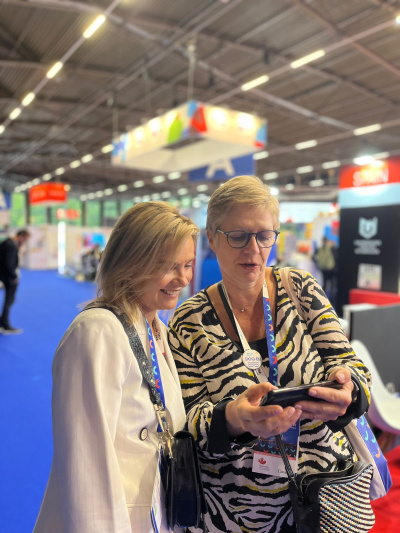 Od lewej: prof. Anna Jurkowska-Zeidler i Laura Howard  