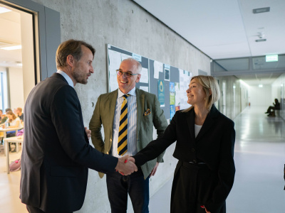 Od lewej: Ambasador Andreas von Beckerath, prof. Arnold Kłonczyński i prof. Anna Jurkowska-Zeidler