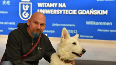 Dr Jan Miklas-Frankowski i jego pies Bisia, PAP/Andrzej Jackowski