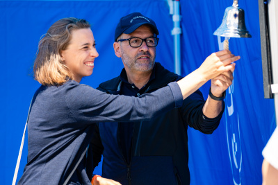 Rektor UG prof. Piotr Stepnowski i Zastępczyni Prezydenta Miasta Gdańska Monika Chabior oficjalnie zamykają kampanie oceanograficzną z 2022 r. 