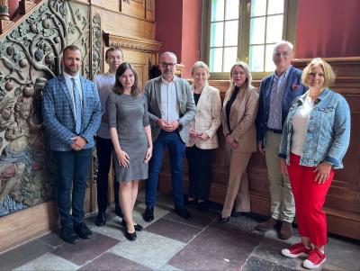 Natalia Pawlik, Rektor UG, prof. dr hab Piotr Stepnowski, prorektorzy i pracownicy Muzeum UG  wDomu Opatów Pelplińskich w Gdańsku