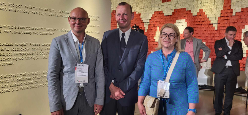 Dr Joanna Leska-Ślęzak i dr Paweł Trawicki (Instytut Politologii) oraz prof. dr Axel Klausmeier (Fundacja Muru Berlińskiego)
