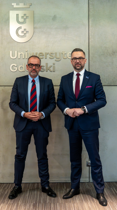Rektor UG, prof. Piotr Stepnowski, oraz MNiSW, Marcin Kulasek