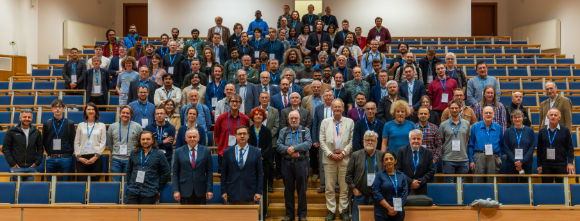 Uczestnicy sympozjum w auli, fot. M. Byczkowski