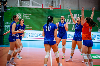 Siatkarki na boisku podczas meczu; fot. Kamil Rojek