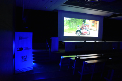 Zdjęcie do aukcji 23. Własny pokaz filmowy w Centrum Filmowym UG