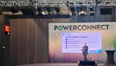 Prof. Jakub Neumann podczas wykładu