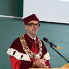 Rektor UG podczas inauguracji roku akademickiego na Wydziale Chemii UG