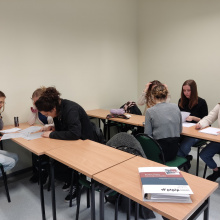 Studenci I roku psychologii pracujący nad Skalą Rozwoju Dziecka