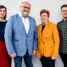 Od lewej: mgr Katarzyna Kosznik–Kwaśnicka, prof. dr hab. Grzegorz Węgrzyn, prof. dr hab. Alicja Węgrzyn,  mgr Łukasz Grabowski; photo by Alan Stocki