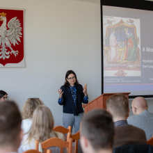Prof. Emilia Jamroziak podczas wykładu C. Andenny, fot. B. Jetczak