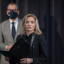 dr hab. Anna Jurkowska-Zeidler, prof. Piotr Stepnowski