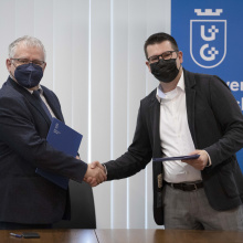 Podpisanie umowy między UG a Fundacją Quantum Cybersecurity Hub Europe. Fot. Mateusz Byczkowski