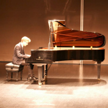 Koncert fortepianowy w wykonaniu Michała Ciesielskiego