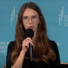 Na zdjęciu studentka UG, Wiktoria Pawlos