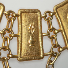 Łańcuchy Wyższej Szkoły Ekonomicznej w Sopocie znajdujące się w zbiorach Muzeum Uniwersytetu Gdańskiego