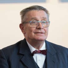 prof. UG Andrzej Ceynowa