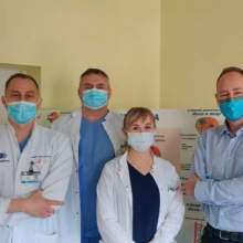 Poznański zespół terapii genowej chorób rzadkich narządu wzroku: (od lewej) prof. dr hab. Marcin Stopa, dr n med. Piotr Rakowicz, lek. Zuzanna Niedziela-Schwartz, prof. dr hab. Maciej Krawczyński