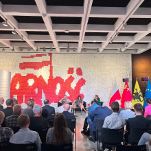 „Chiny trzymają nas mocno”. Rozmowa wokół książki z udziałem dr hab. Marka Rewizorskiego, prof. UG, Sylwii Czubaszewskiej i Natalii Soszyńskiej - fot. 1