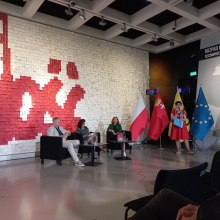 „Chiny trzymają nas mocno”. Rozmowa wokół książki z udziałem dr hab. Marka Rewizorskiego, prof. UG, Sylwii Czubaszewskiej i Natalii Soszyńskiej - fot. 2