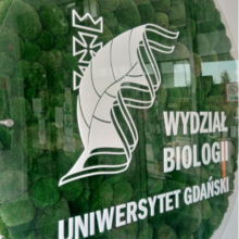 Obraz z mchu – kolejna ekspozycja w budynku Wydziału Biologii UG