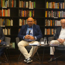 Pierwszy panel z Modrzejewskim