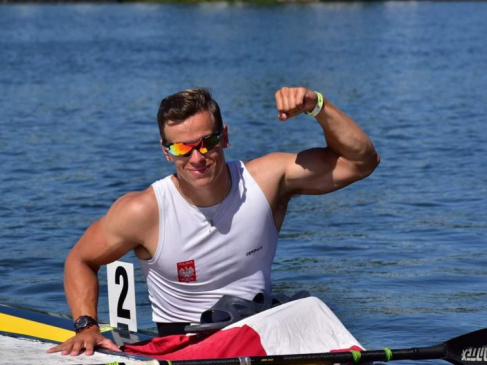 Student UG z brązowym medalem w kajakarstwie klasycznym