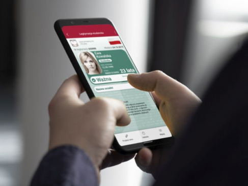 na zdjęciu telefon z mLegitymacją