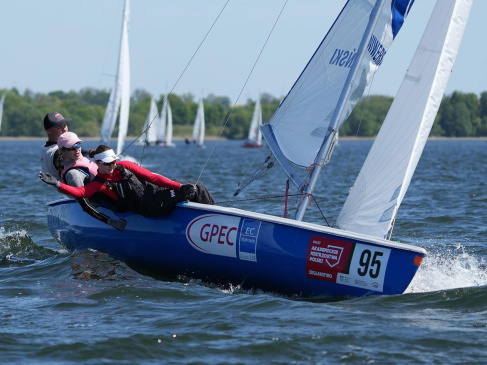 Reprezentacja żeglarska UG podczas regat